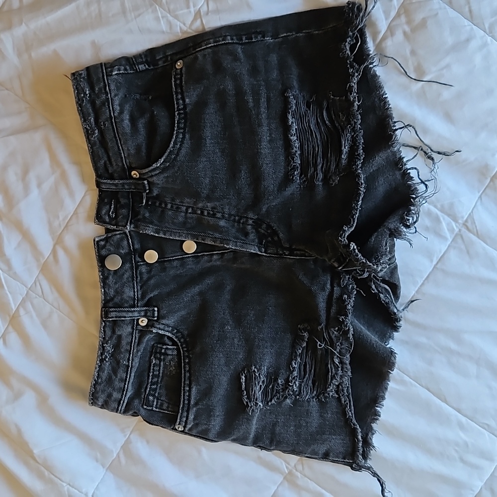 H&M distressed black shorts